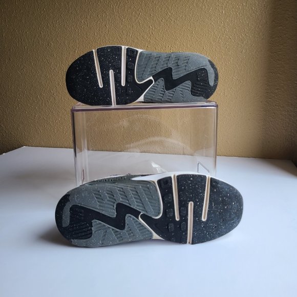 NIKE (PS) Air Max Excee Black & white Size 1Y - Picture 5 of 7